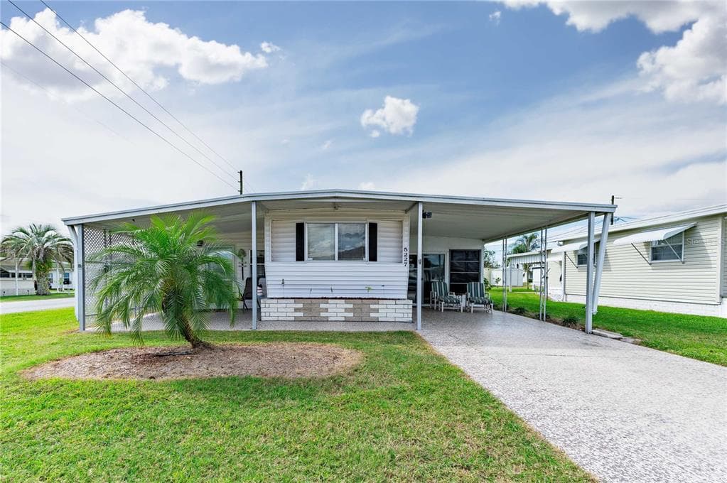 5227 VERA STREET ZEPHYRHILLS, FL 33542
