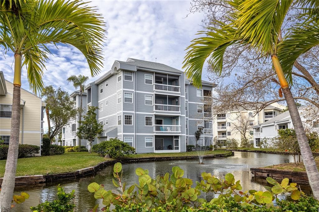 6810 STONES THROW CIRCLE N UNIT 13407 ST PETERSBURG, FL 33710