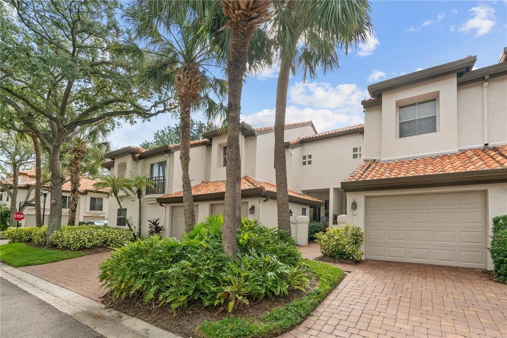 909 CROWS NEST LANE TAMPA, FL 33602