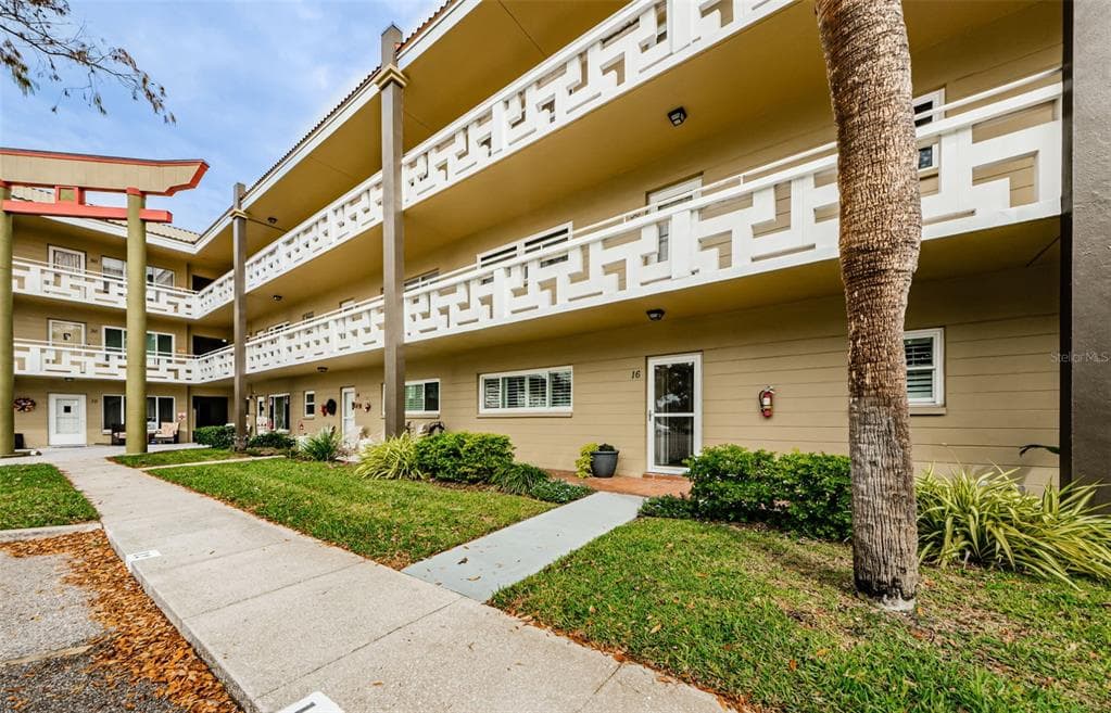 2416 WORLD PARKWAY BOULEVARD UNIT 16 CLEARWATER, FL 33763