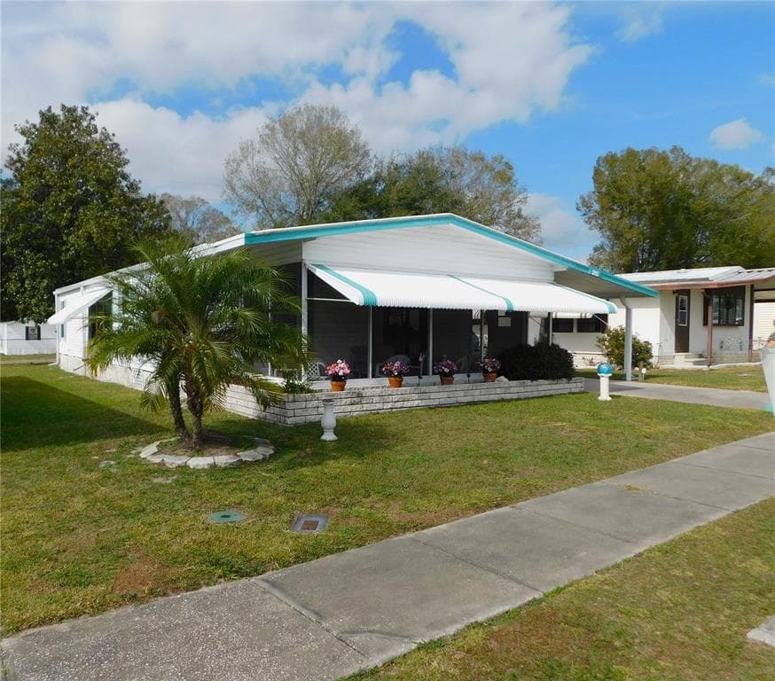 3913 SARAH DRIVE WESLEY CHAPEL, FL 33543