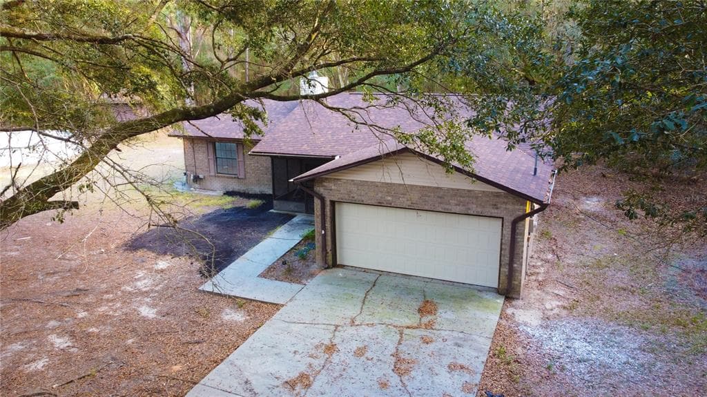 412 SW BEAR LANE