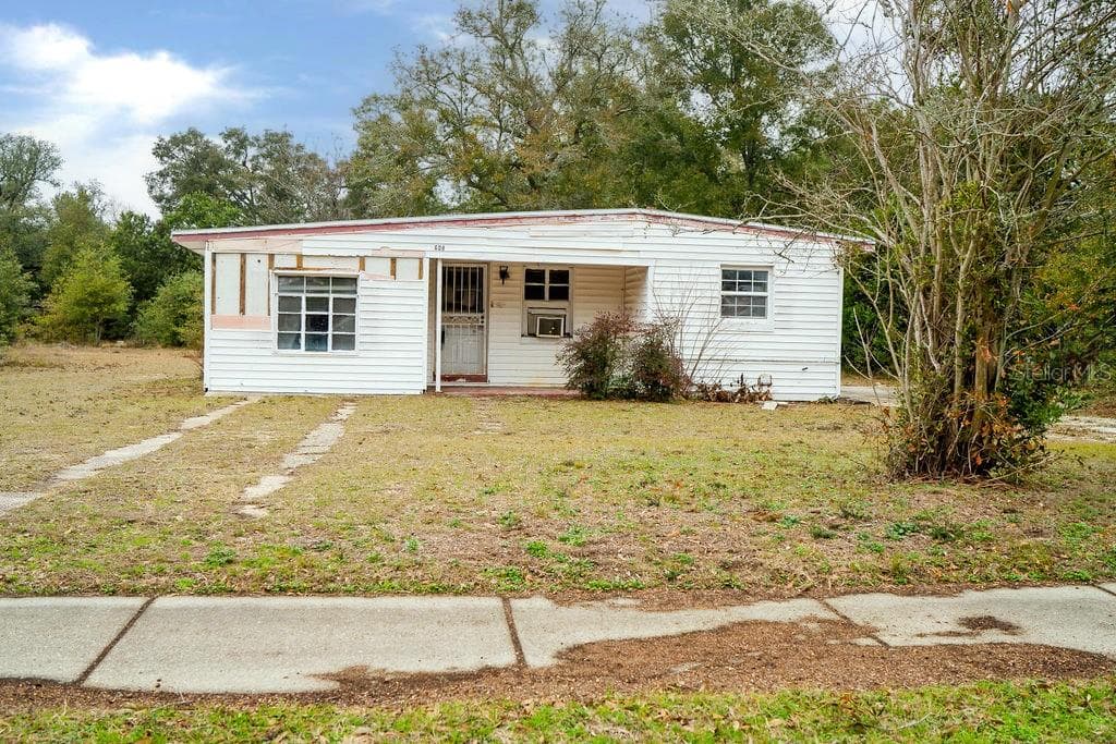 608 CHASEVILLE STREET PENSACOLA, FL 32507