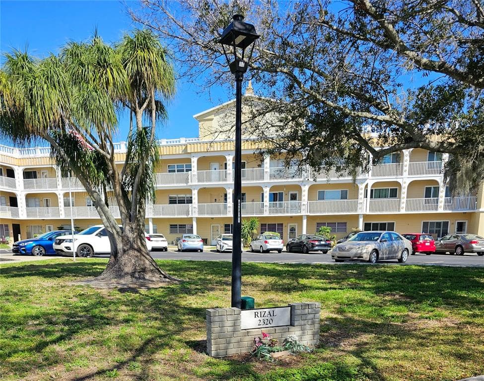 2320 BRISBANE STREET UNIT 36 CLEARWATER, FL 33763