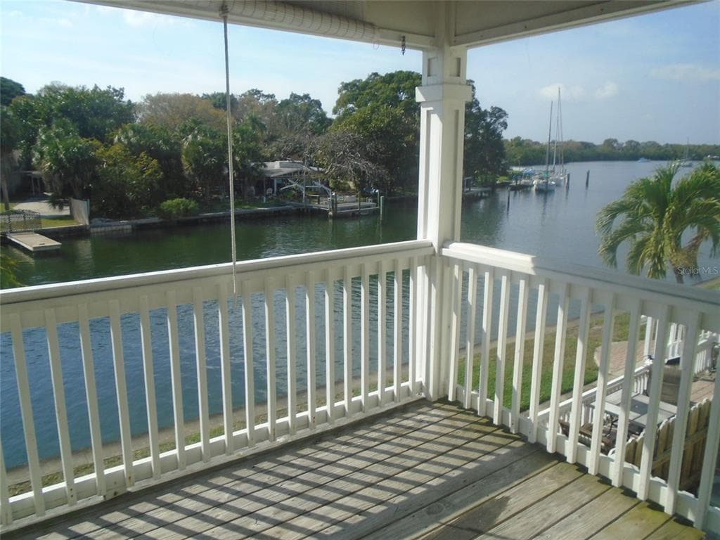 3889 POMPANO DRIVE SE UNIT D ST PETERSBURG, FL 33705