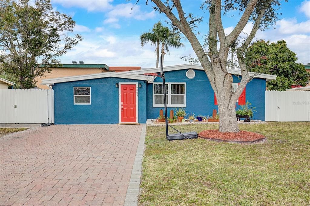 6563 65TH AVENUE N PINELLAS PARK, FL 33781