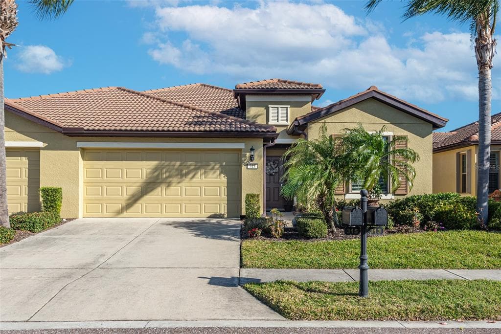 313 MYSTIC FALLS DRIVE APOLLO BEACH, FL 33572
