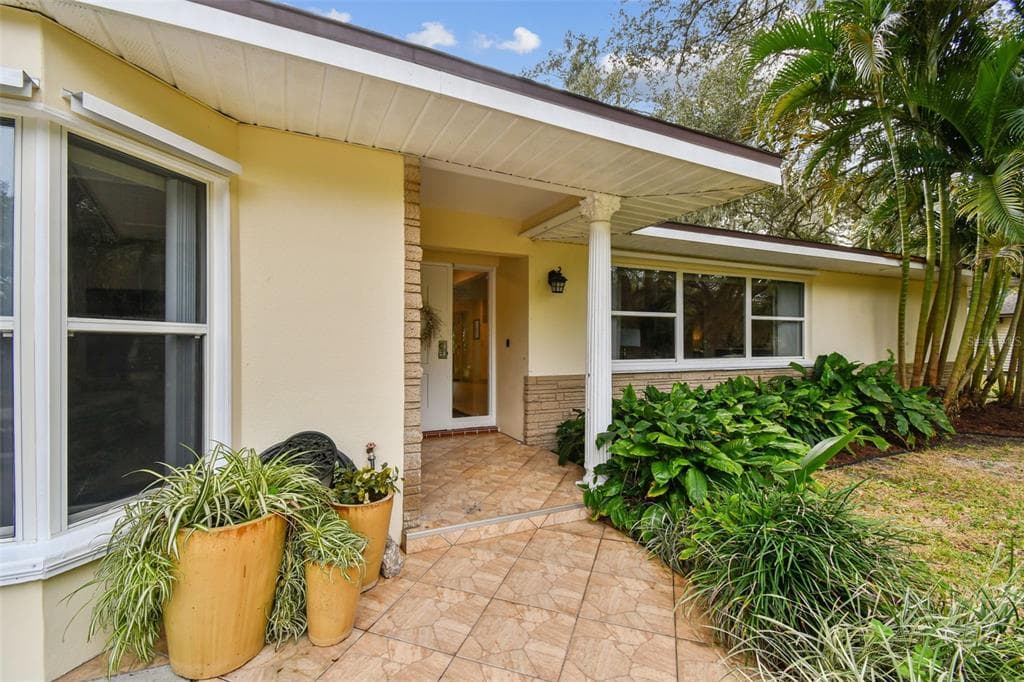 5140 41ST AVENUE N ST PETERSBURG, FL 33709