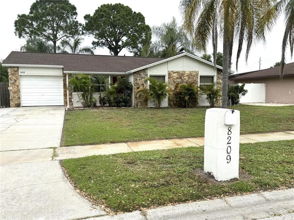 8209 DRYCREEK DRIVE TAMPA, FL 33615