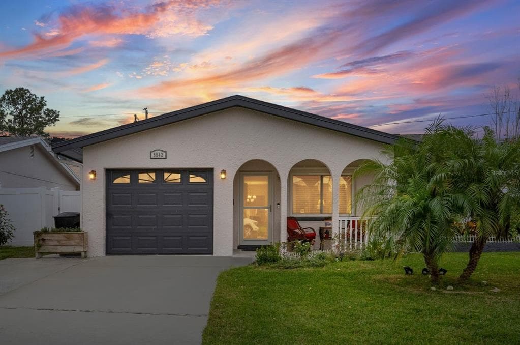 5542 21ST AVENUE N ST PETERSBURG, FL 33710