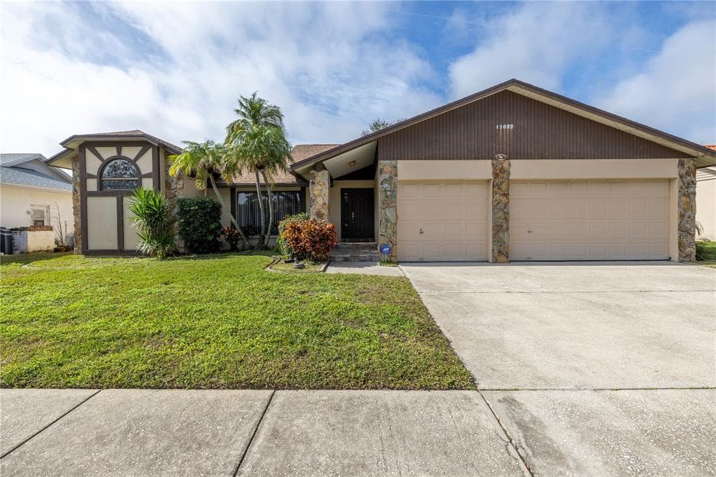 11622 TRADEWINDS BOULEVARD LARGO, FL 33773