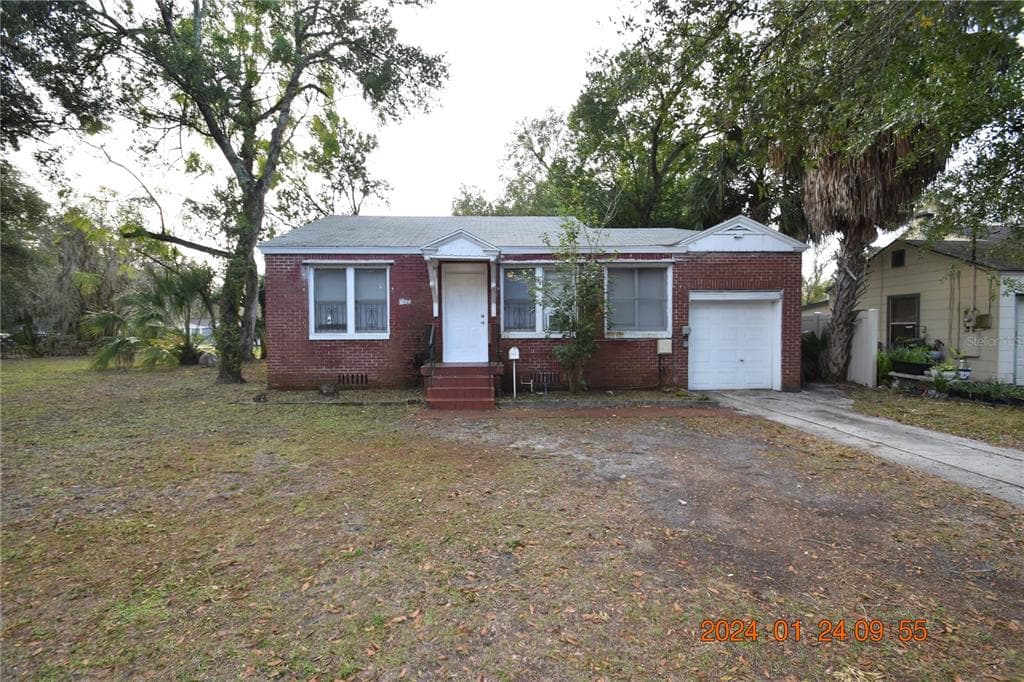 1435 E PARIS STREET TAMPA, FL 33604