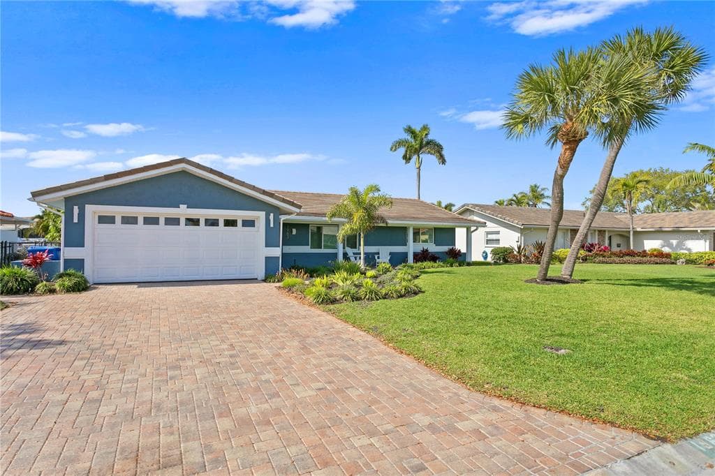 1963 MASSACHUSETTS AVENUE NE ST PETERSBURG, FL 33703