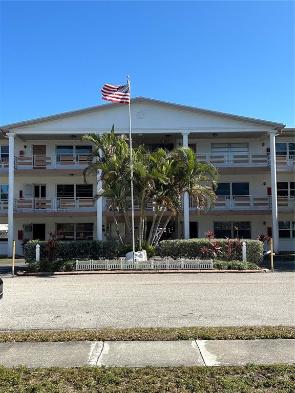 6015 19TH STREET N UNIT 202 ST PETERSBURG, FL 33714