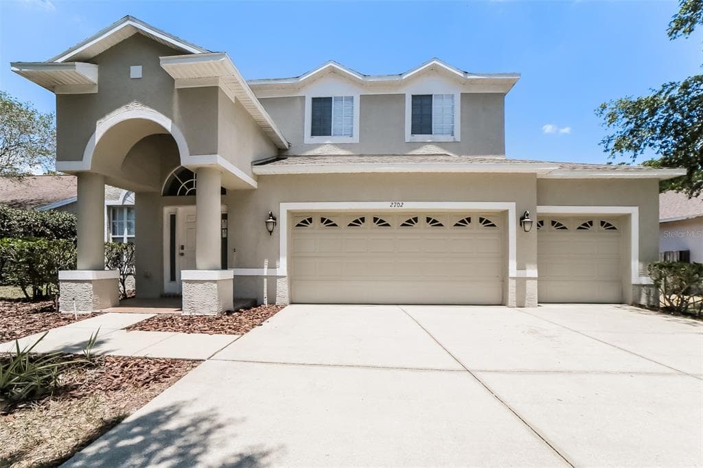 2702 KING SURREY COURT VALRICO, FL 33596