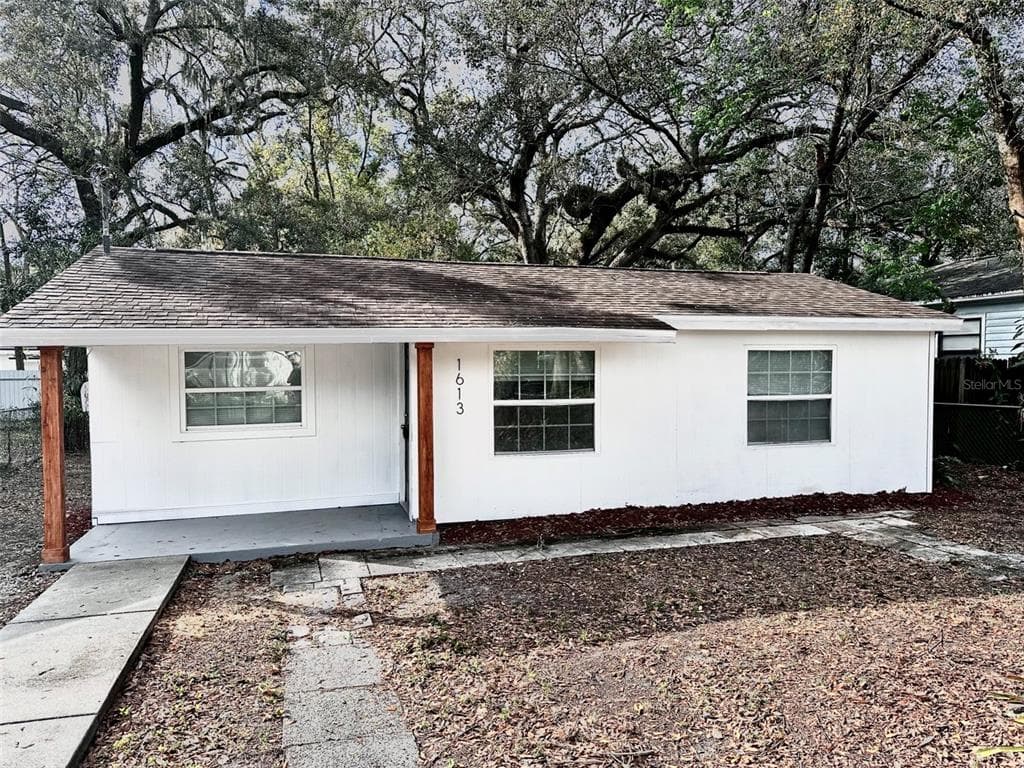 1613 E LINDEN AVENUE TAMPA, FL 33604