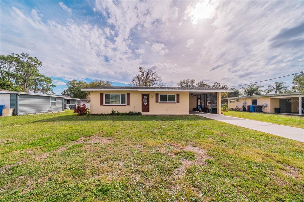 212 6TH AVENUE SW RUSKIN, FL 33570