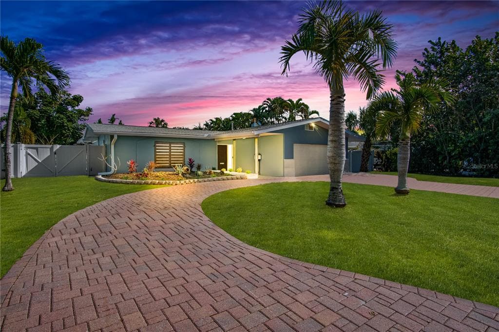 4080 39TH STREET S ST PETERSBURG, FL 33711