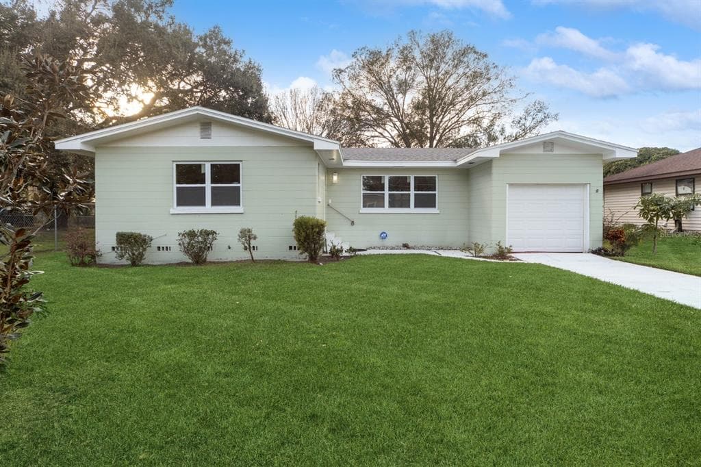 213 WOODLAND TRAIL AUBURNDALE, FL 33823