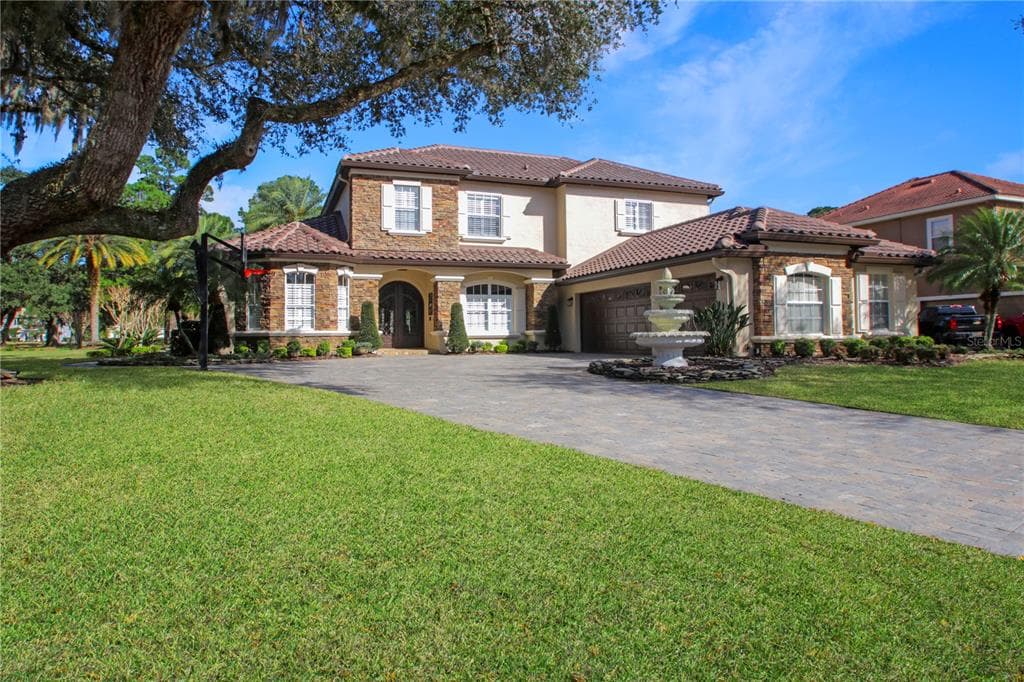 926 FAIRMEADOWS COURT