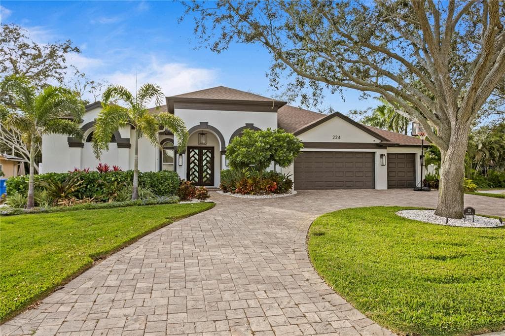 224 TOLEDO WAY NE ST PETERSBURG, FL 33704