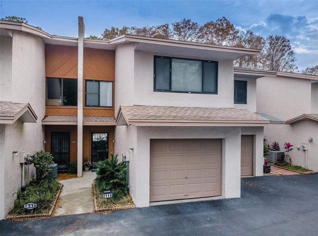 2116 TARPON LANDINGS DRIVE TARPON SPRINGS, FL 34688