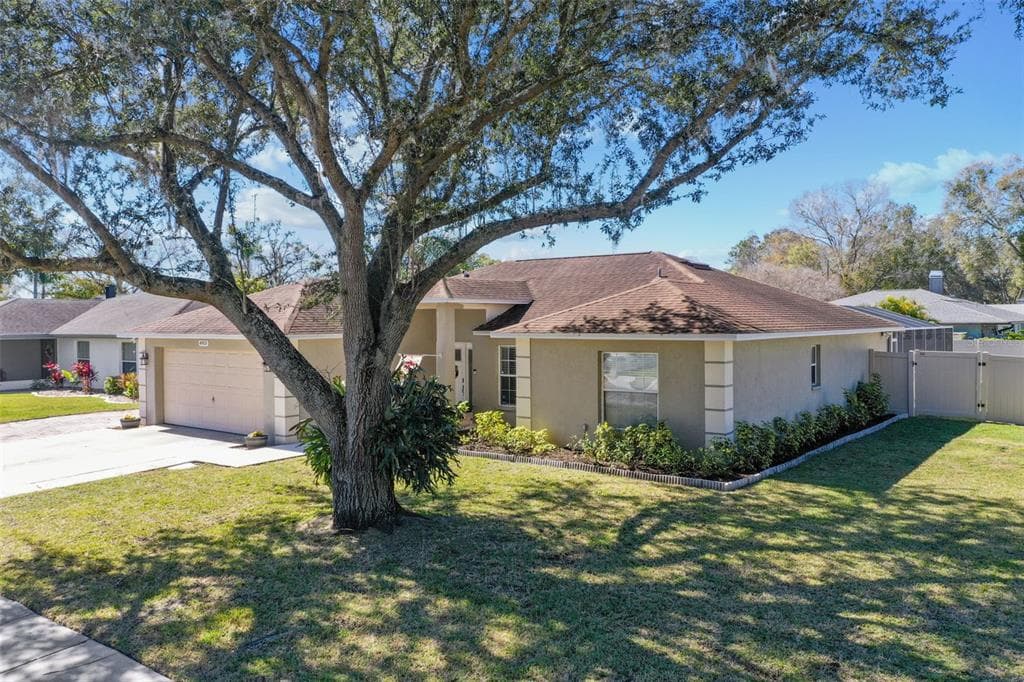 4910 COUNTRY AIRE LANE