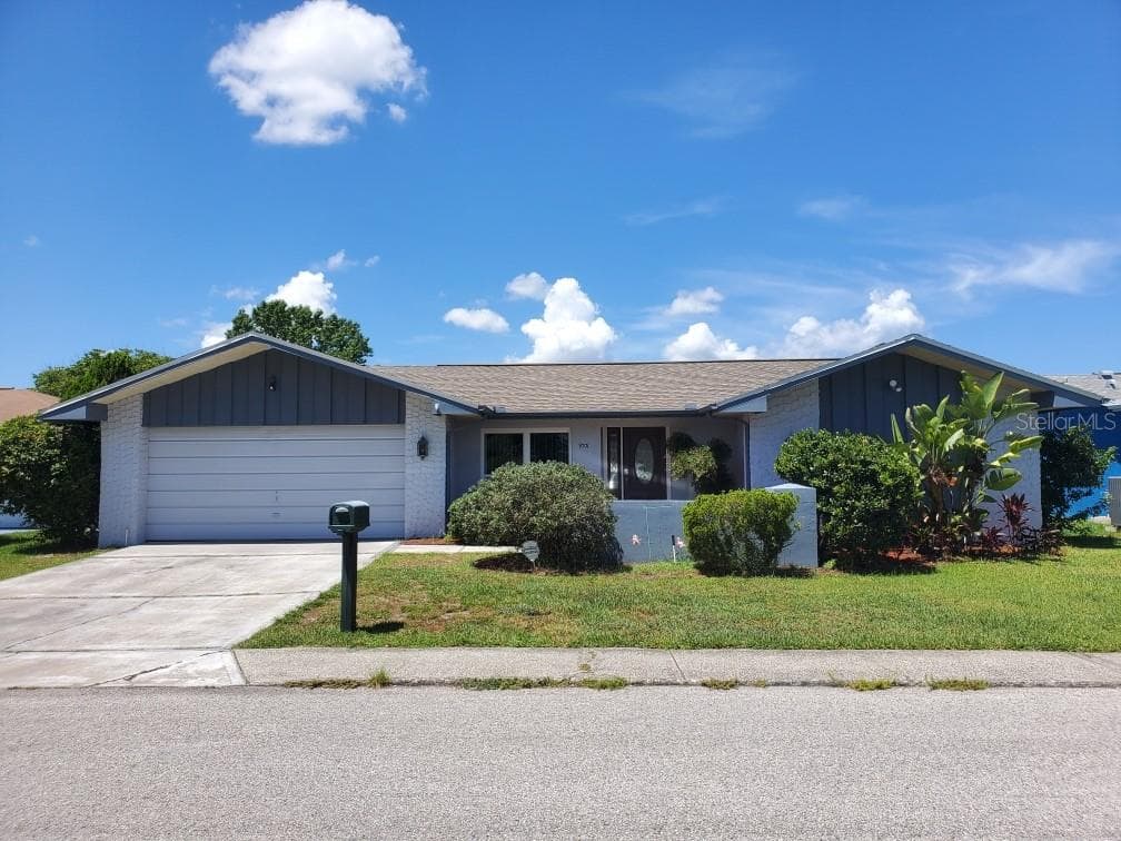 9701 LAKESIDE LANE PORT RICHEY, FL 34668