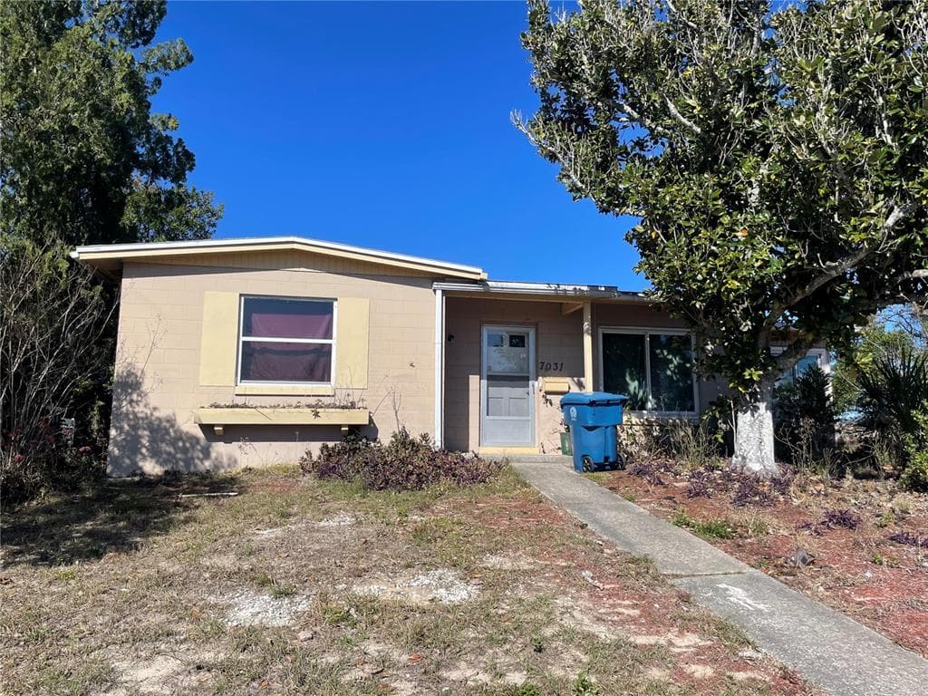 7031 HOLIDAY DRIVE SPRING HILL, FL 34606