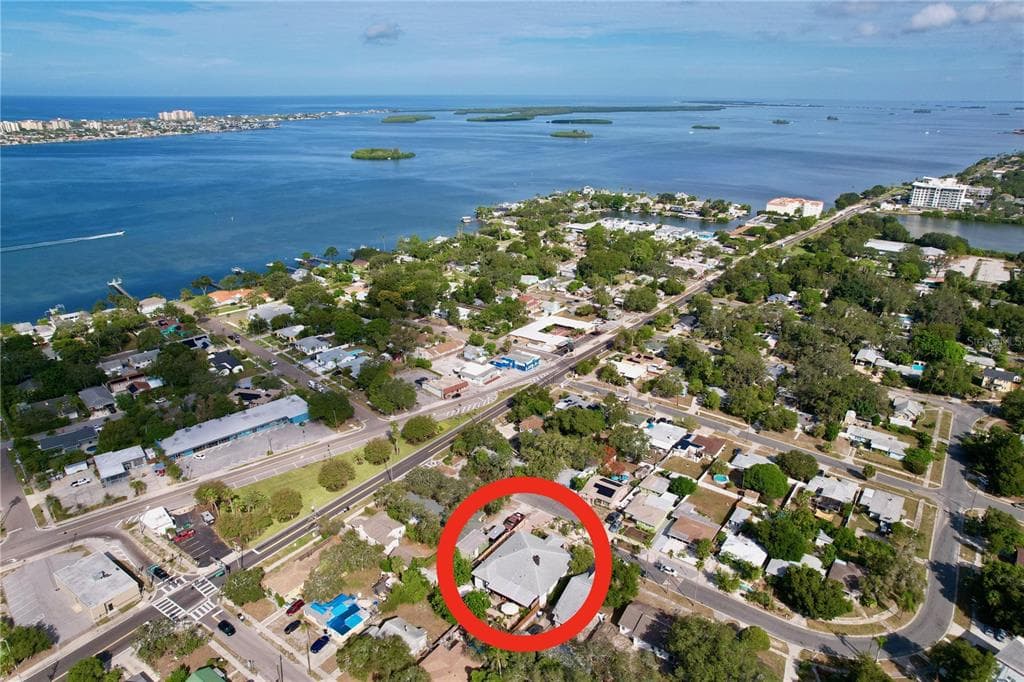 1015 APACHE TRAIL CLEARWATER, FL 33755
