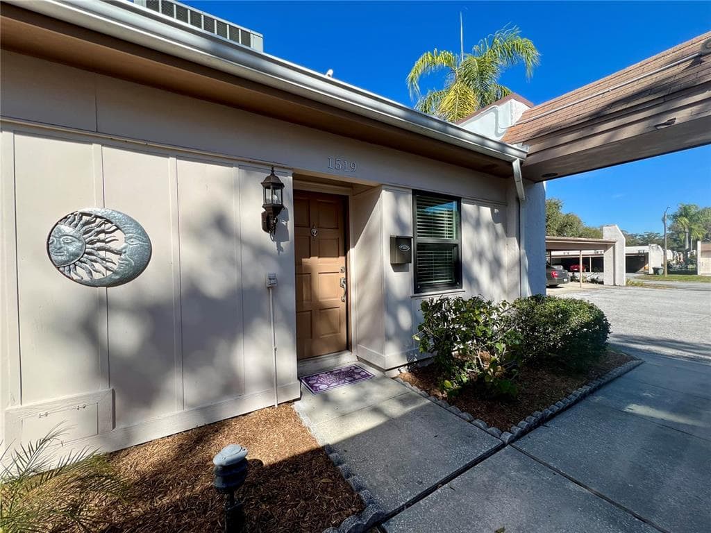 1519 MISSION HILLS BOULEVARD UNIT 6C CLEARWATER, FL 33759