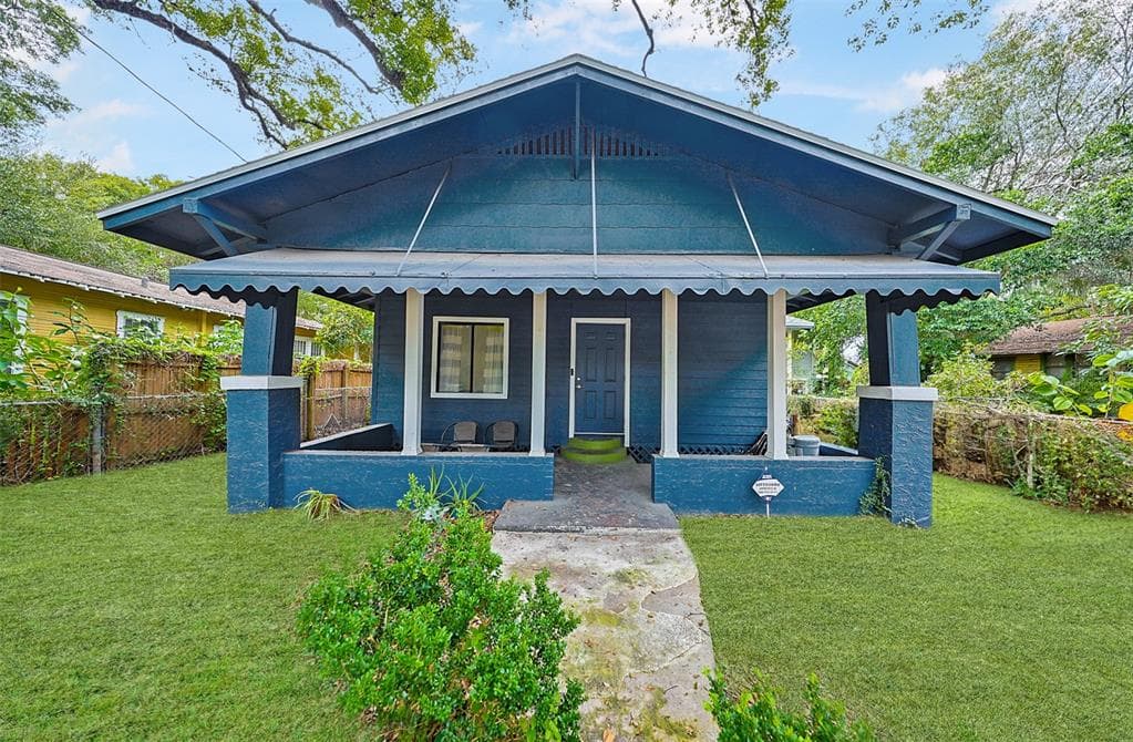 807 E GENESEE STREET TAMPA, FL 33603