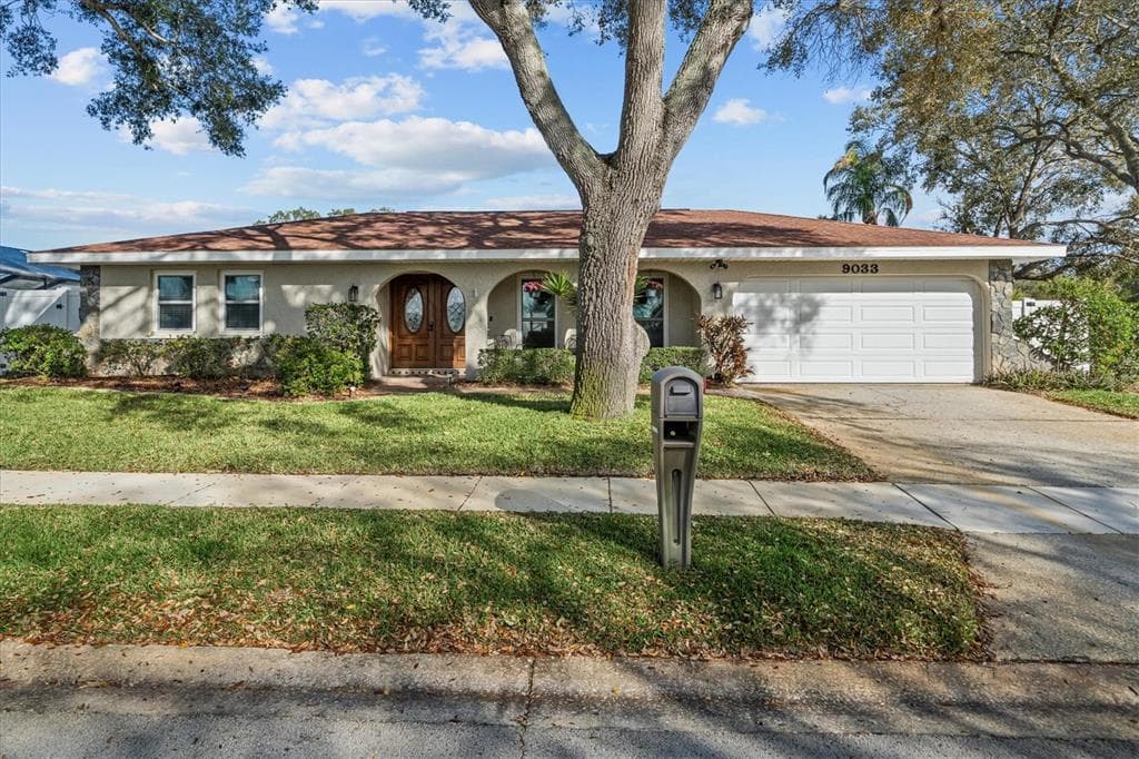 9033 123RD WAY SEMINOLE, FL 33772