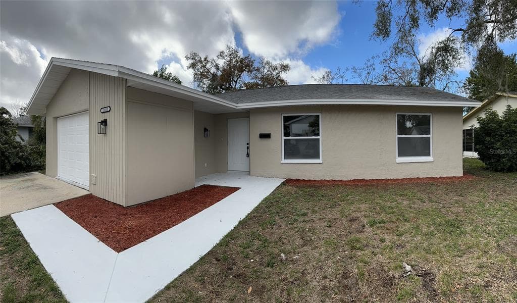 12211 QUAIL RUN ROW HUDSON, FL 34667