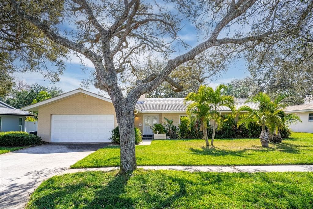 2285 MINNEOLA ROAD