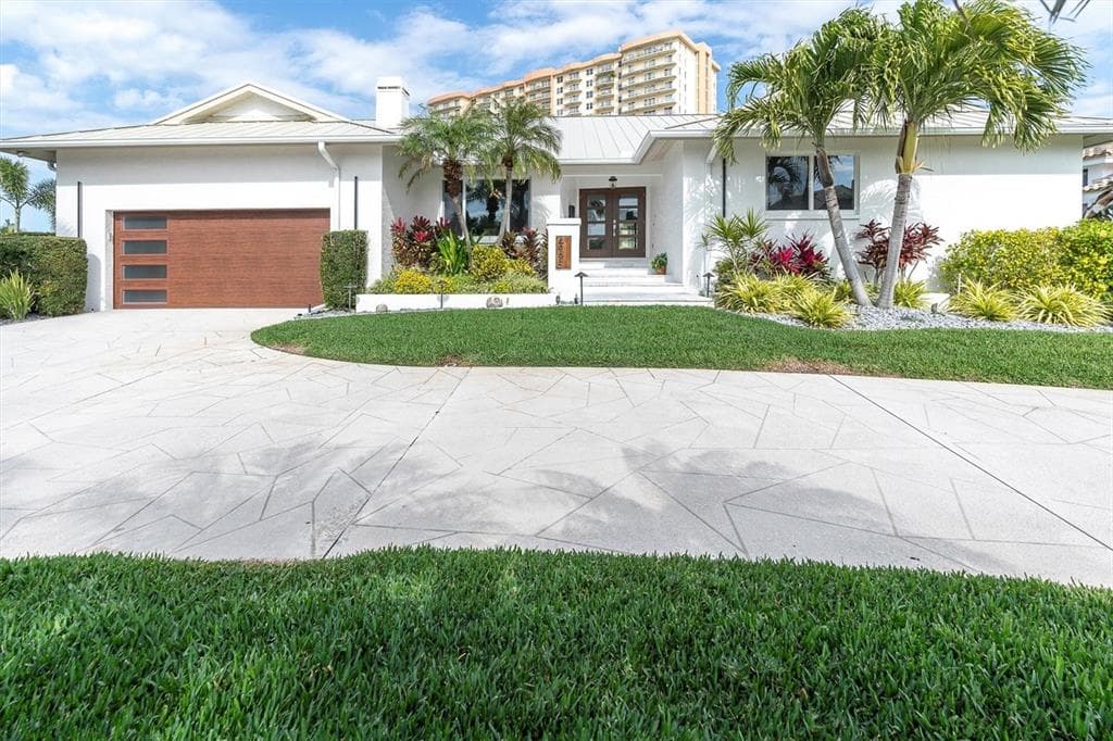 4995 58TH AVENUE S ST PETERSBURG, FL 33715