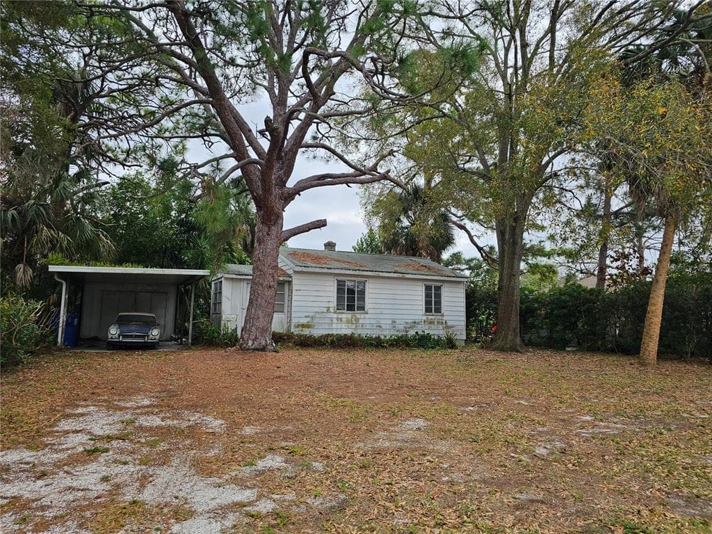 1409 ESSEX DRIVE N ST PETERSBURG, FL 33710