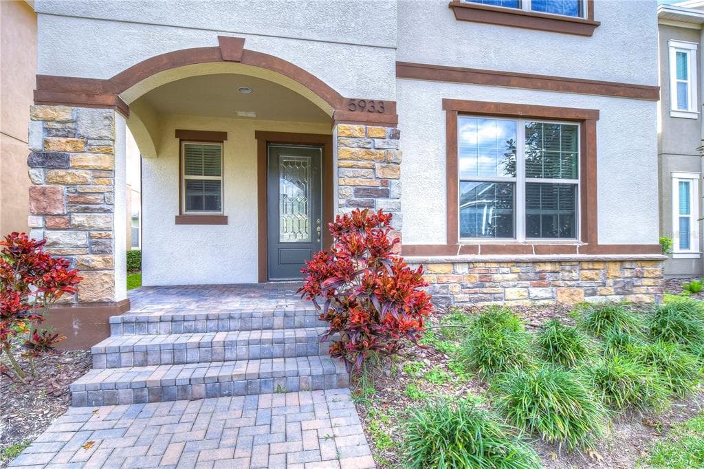 5933 CALDERA RIDGE DRIVE LITHIA, FL 33547