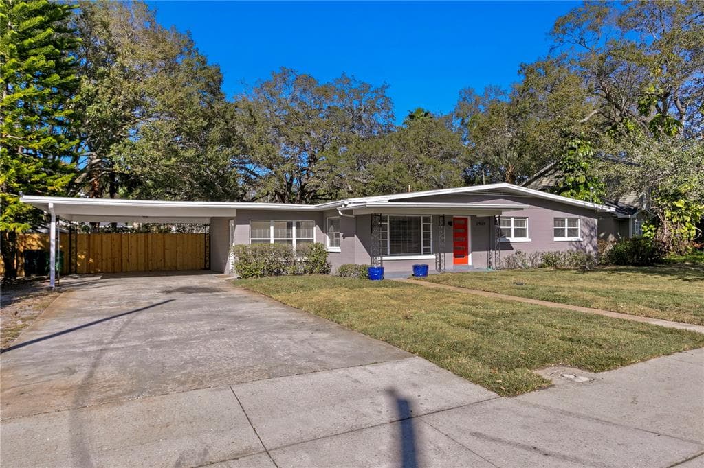 3909 W CORONA STREET TAMPA, FL 33629