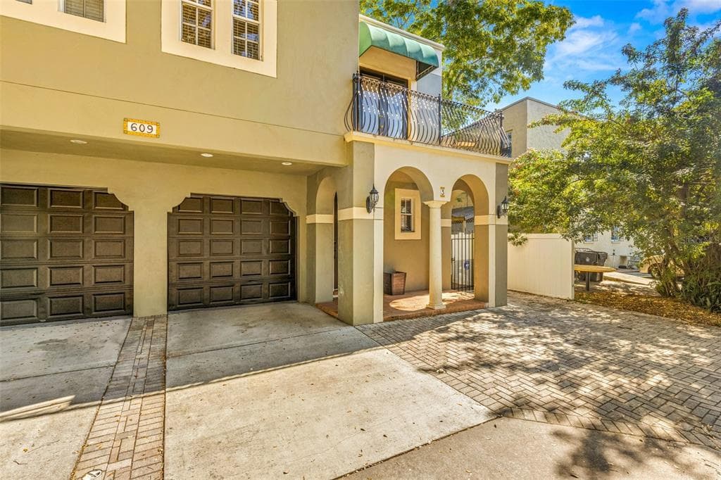 609 S MELVILLE AVENUE UNIT 3