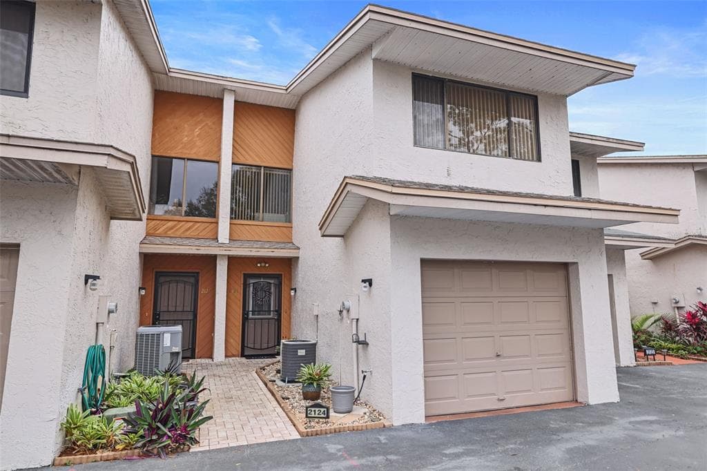 2124 TARPON LANDINGS DRIVE