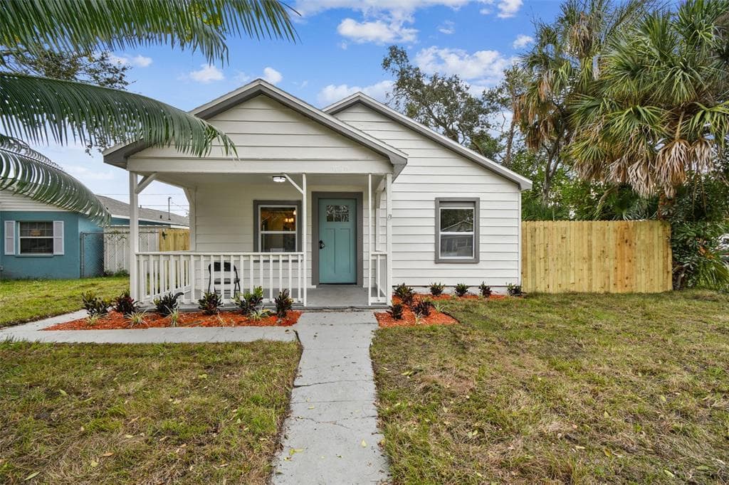 1136 16TH AVENUE S ST PETERSBURG, FL 33705