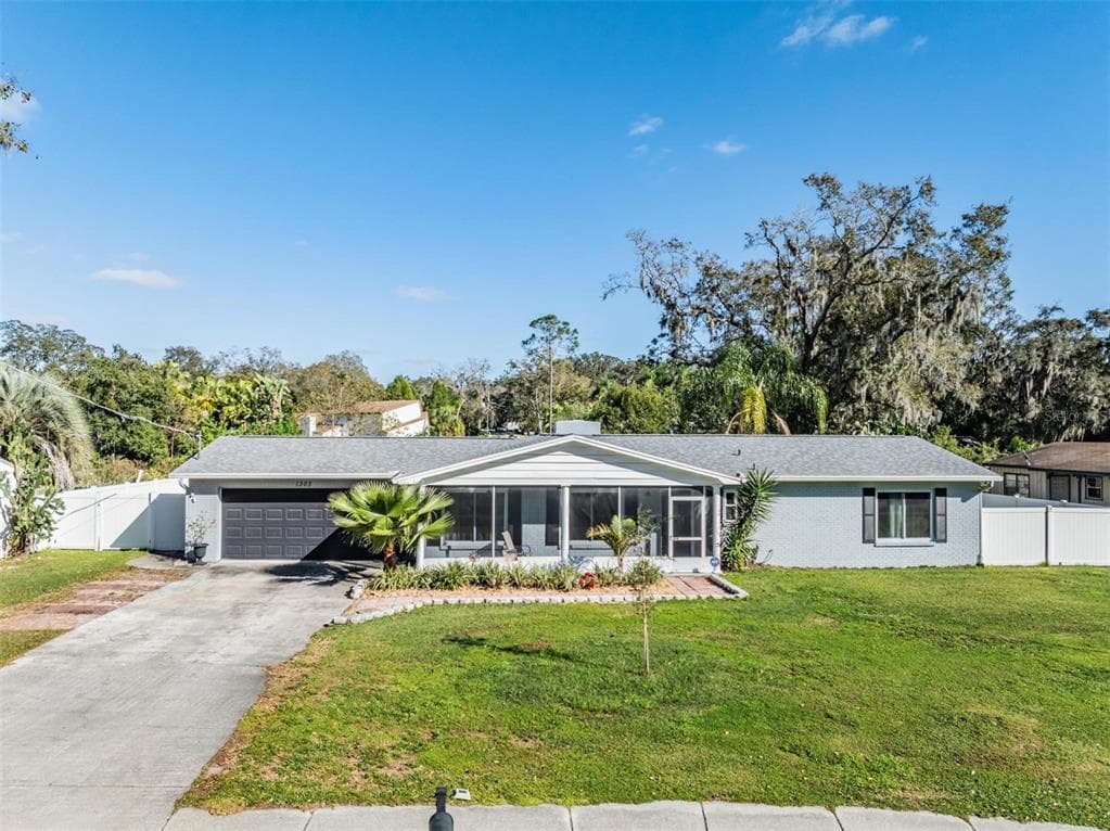 1303 S VALRICO ROAD VALRICO, FL 33594
