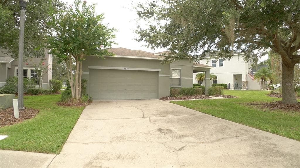 6829 LAKE EAGLEBROOKE DRIVE LAKELAND, FL 33813