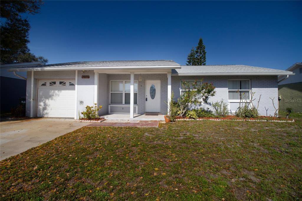 7979 SHADOW RUN DRIVE LARGO, FL 33773