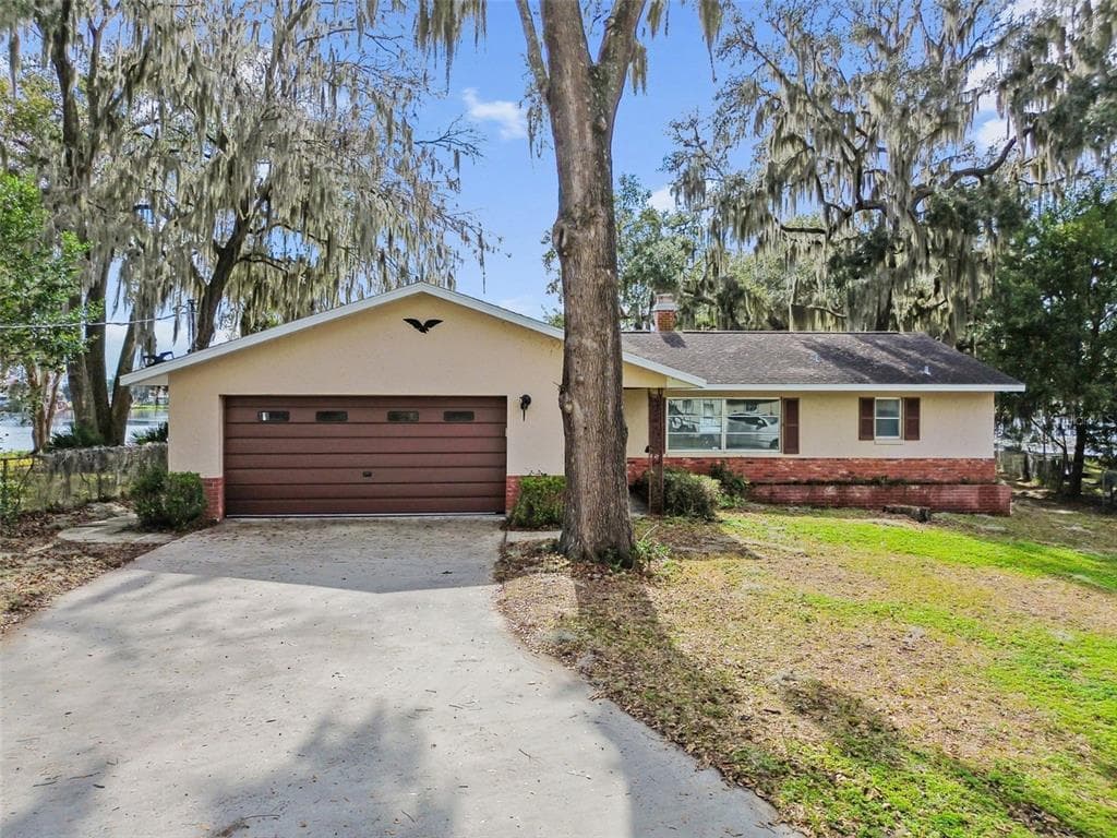 3692 E DIAMOND CIRCLE