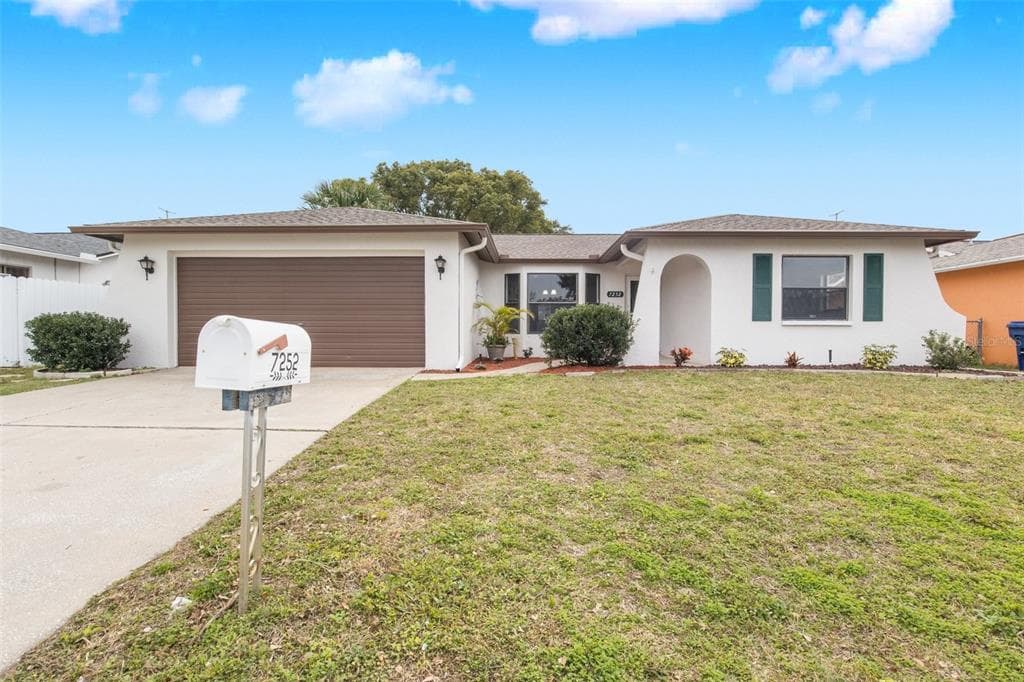 7252 ISLE DRIVE PORT RICHEY, FL 34668