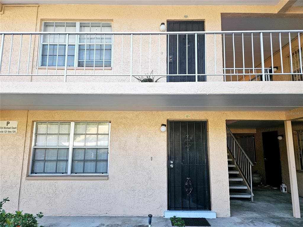 4724 MICHAEL COURT UNIT 121 TAMPA, FL 33614