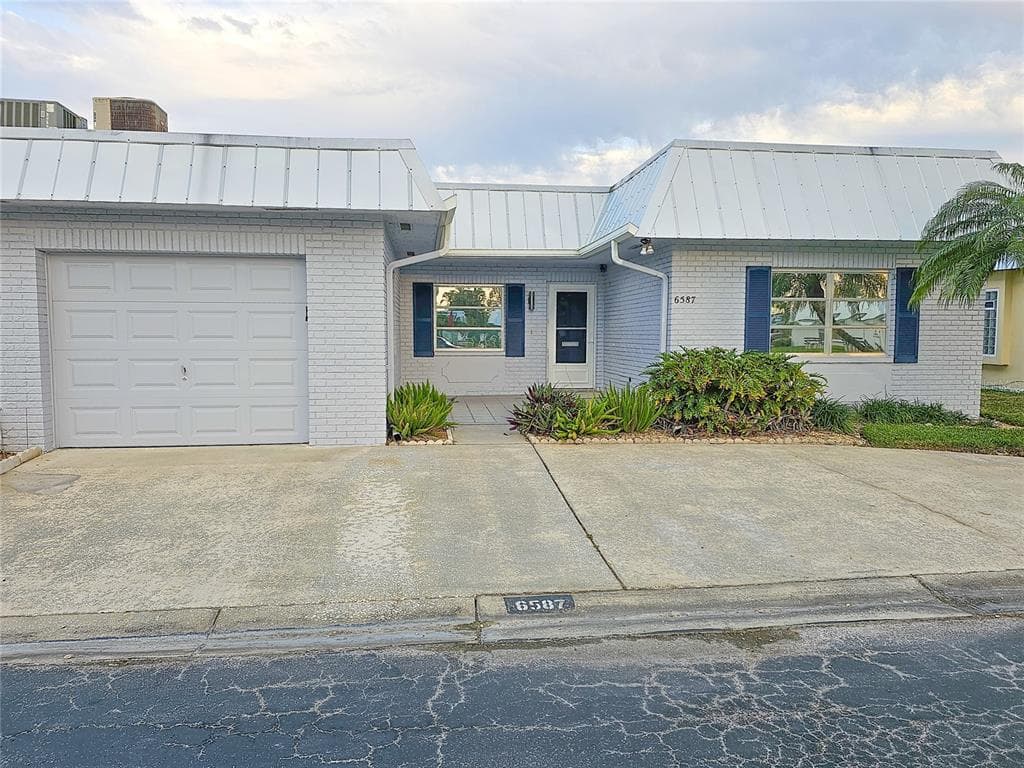 6587 SAHARA DRIVE N SEMINOLE, FL 33777