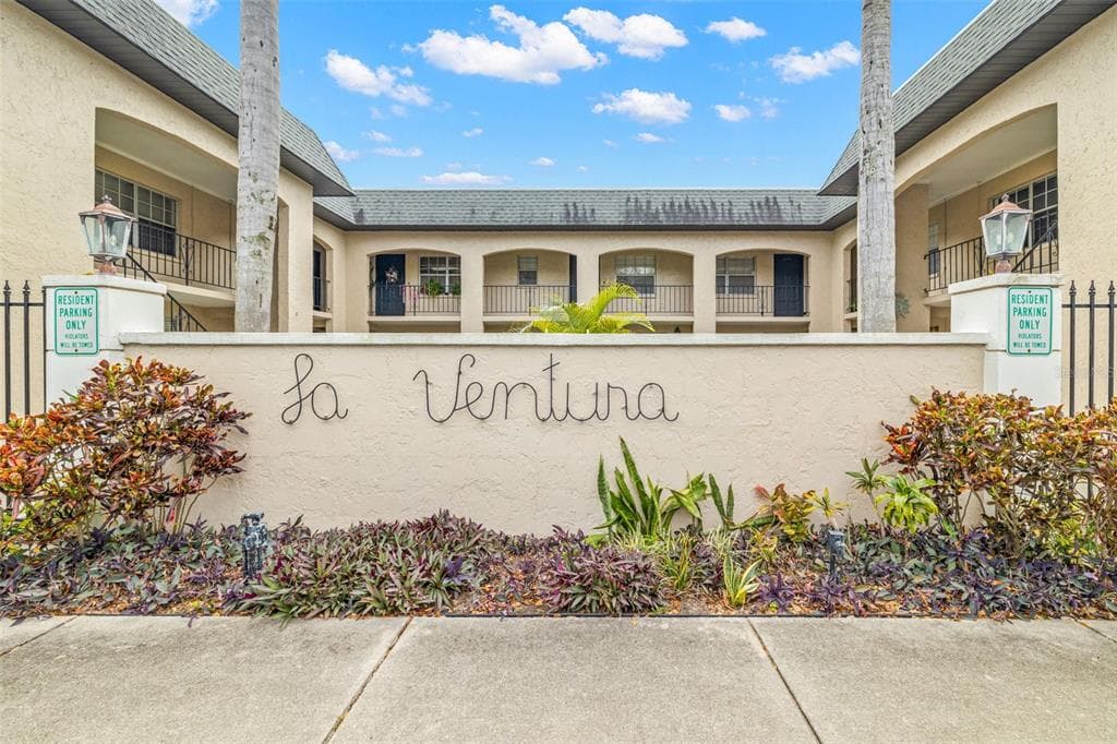 3718 W MCKAY AVENUE UNIT 205 TAMPA, FL 33609